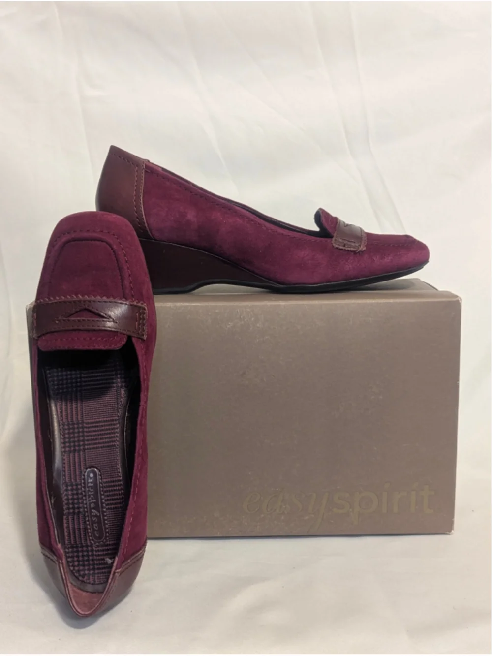 Easy Spirit Esmallie Dark Red Suede Wedge Loafers Size 6.5